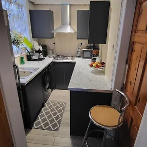 Petals Rm1 Homestay Leeds (West Yorkshire)